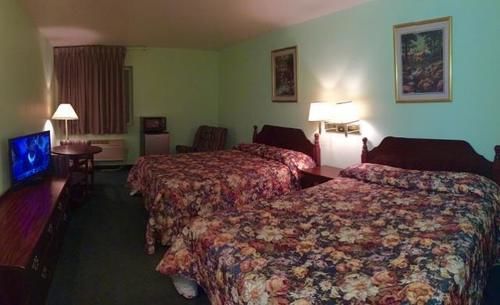 Highland Inn Peculiar Dış mekan fotoğraf