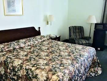 Highland Inn Peculiar Dış mekan fotoğraf